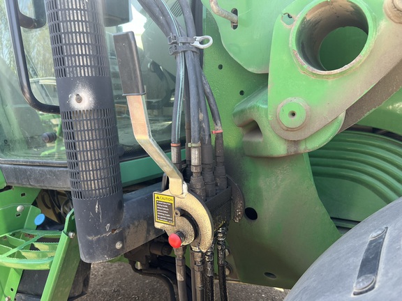 2009 John Deere 7330 Tractor