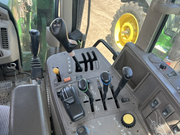 2009 John Deere 7330 Tractor