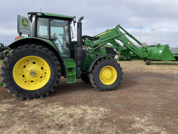 John Deere 640R Loader