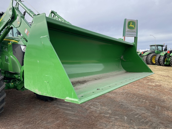 John Deere 640R Loader