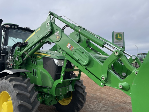 John Deere 640R Loader