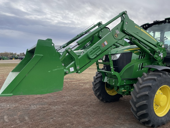 John Deere 640R Loader