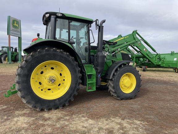 John Deere 640R Loader