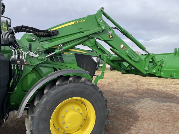 John Deere 640R Loader