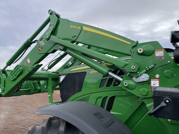 John Deere 640R Loader