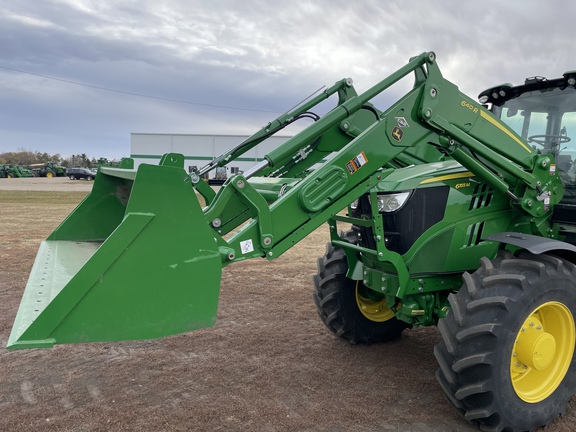 John Deere 640R Loader