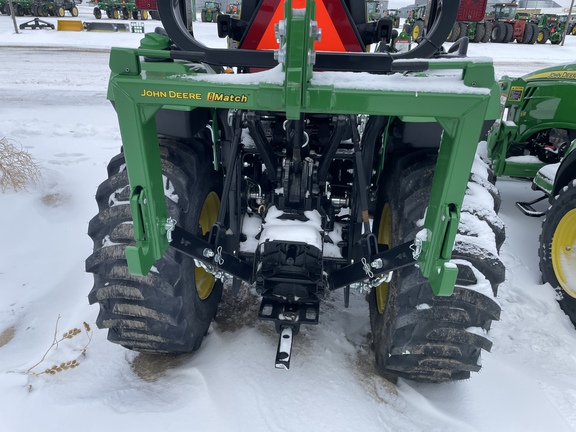 2024 John Deere 2032R Tractor Compact