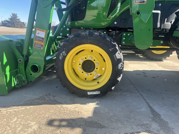 2024 John Deere 2032R Tractor Compact