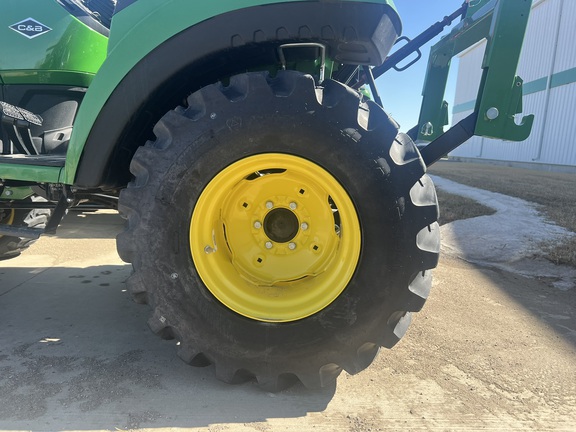 2024 John Deere 2032R Tractor Compact