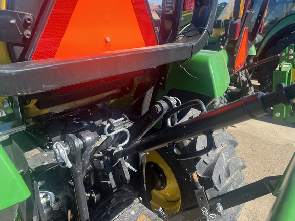 2024 John Deere 2032R Tractor Compact