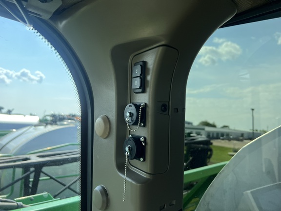 2023 John Deere 616R Sprayer/High Clearance