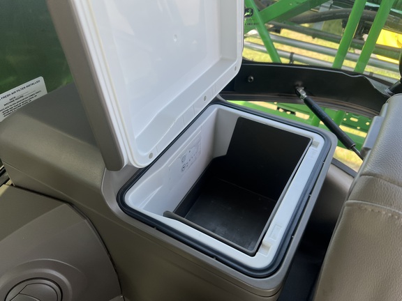 2023 John Deere 616R Sprayer/High Clearance