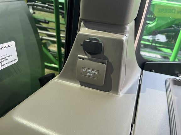 2024 John Deere 616R Sprayer/High Clearance