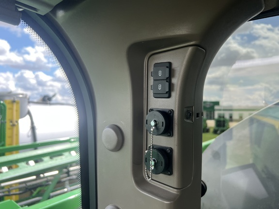 2024 John Deere 616R Sprayer/High Clearance