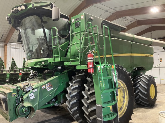 2022 John Deere S780 Combine