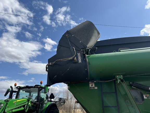 2019 Brent 1596 Grain Cart