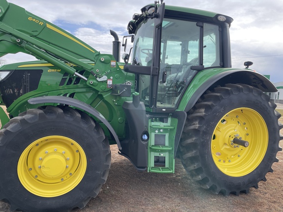 2022 John Deere 640R Loader