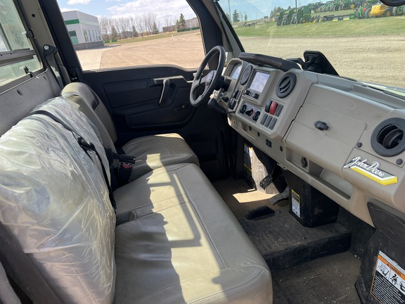 2024 John Deere XUV 835R ATV