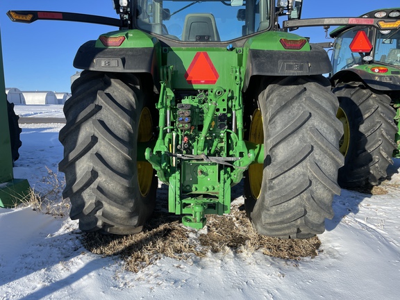 2023 John Deere 7R 250 Tractor