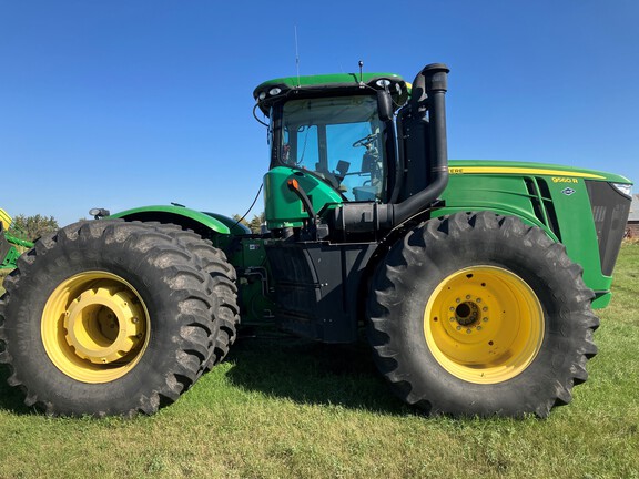 2012 John Deere 9560R Tractor 4WD