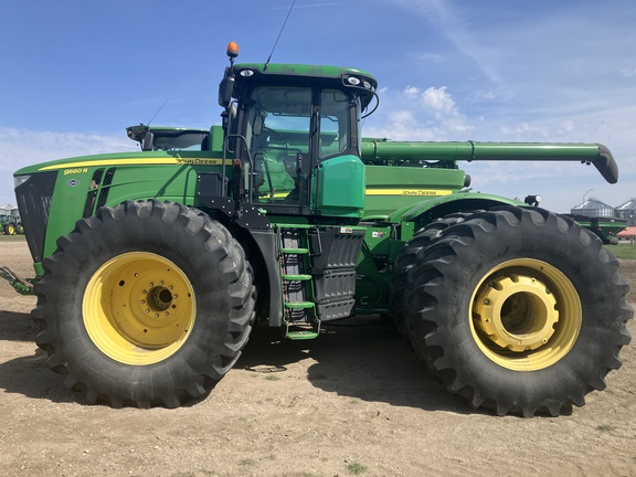 2012 John Deere 9560R Tractor 4WD