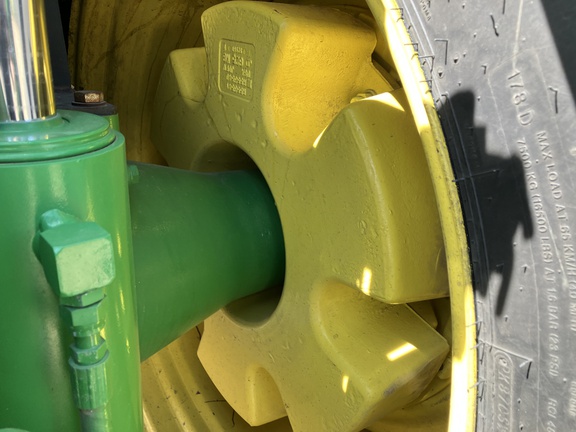 2016 John Deere 8370R Tractor