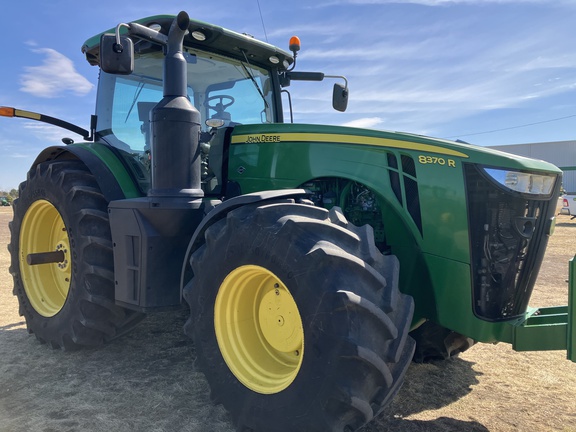 2016 John Deere 8370R Tractor
