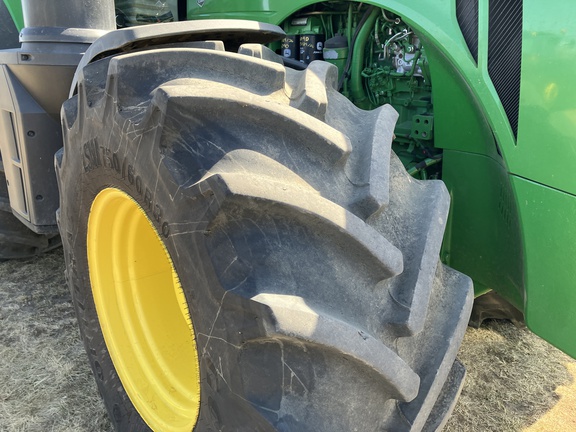 2016 John Deere 8370R Tractor