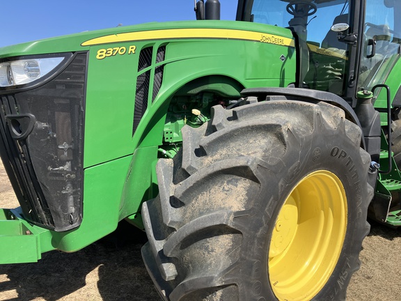 2016 John Deere 8370R Tractor