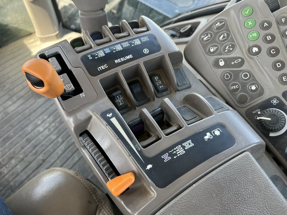 2012 John Deere 9560R Tractor 4WD