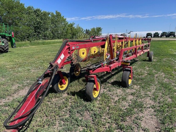 2002 New Holland HT-154 Rake
