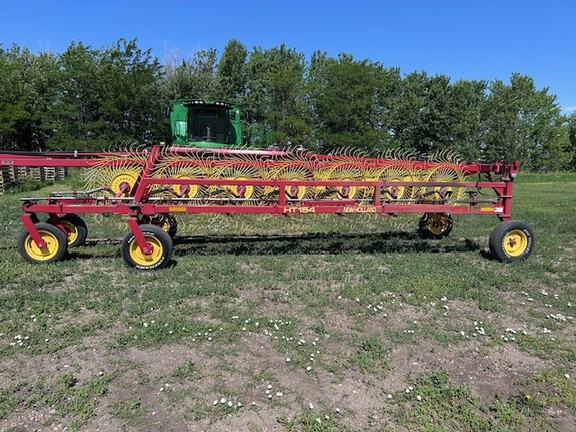 2002 New Holland HT-154 Rake