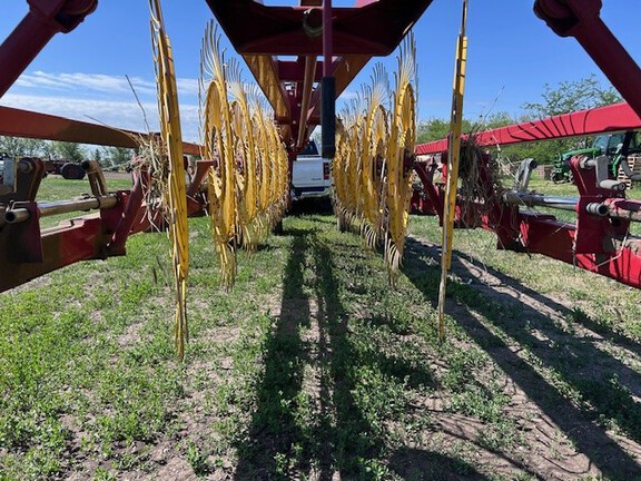 2002 New Holland HT-154 Rake