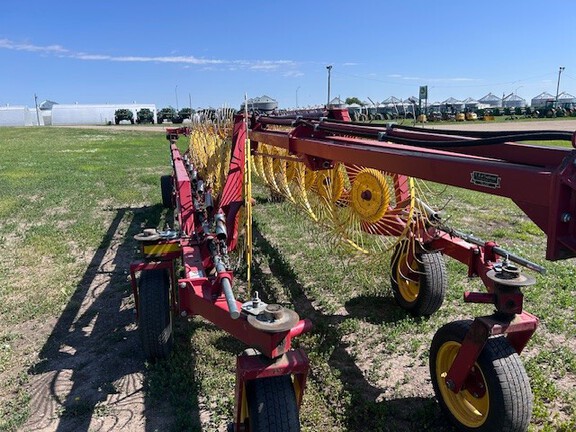 2002 New Holland HT-154 Rake