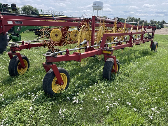2002 New Holland HT-154 Rake