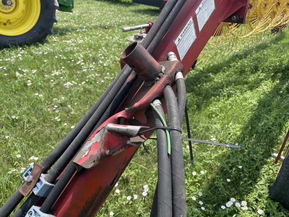 2002 New Holland HT-154 Rake