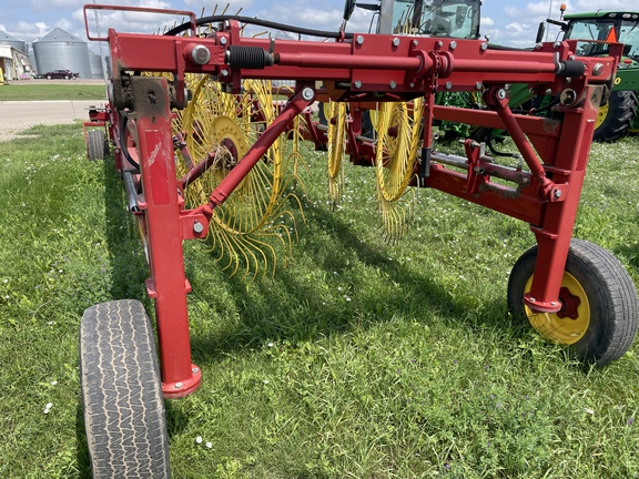 2002 New Holland HT-154 Rake