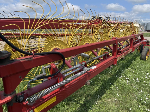 2002 New Holland HT-154 Rake