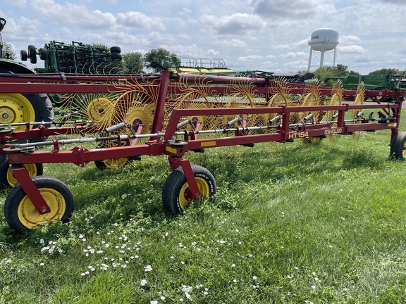 2002 New Holland HT-154 Rake