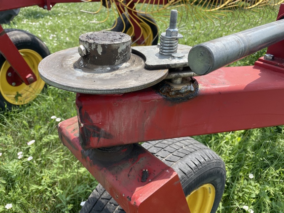 2002 New Holland HT-154 Rake