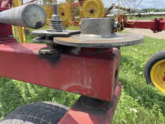 2002 New Holland HT-154 Rake