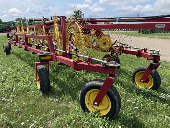 2002 New Holland HT-154 Rake