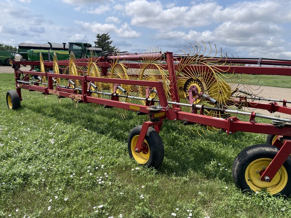 2002 New Holland HT-154 Rake