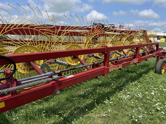 2002 New Holland HT-154 Rake