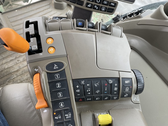 2023 John Deere 8RX 410 Tractor Rubber Track