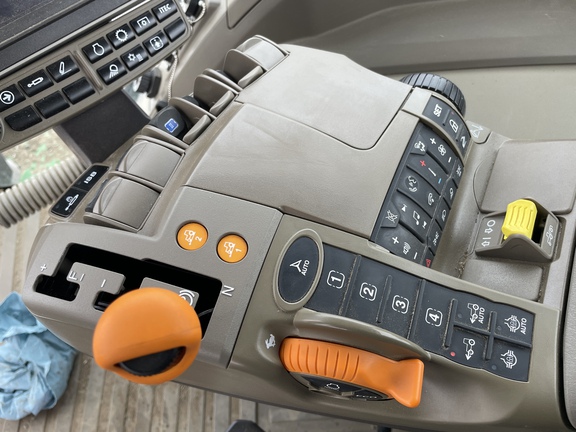 2023 John Deere 8RX 410 Tractor Rubber Track