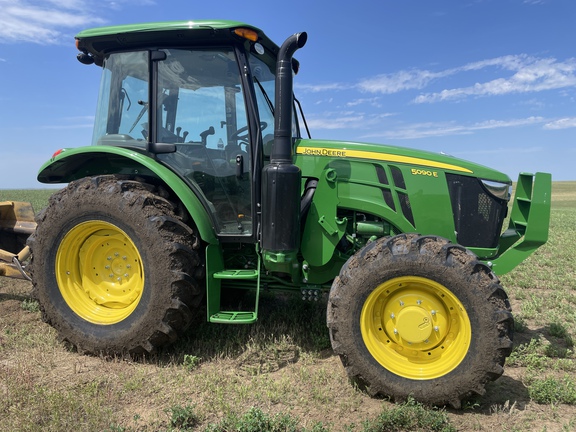 2024 John Deere 5090E Tractor