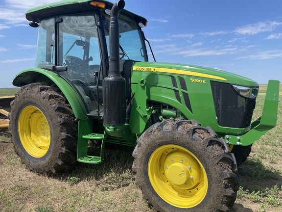 2024 John Deere 5090E Tractor