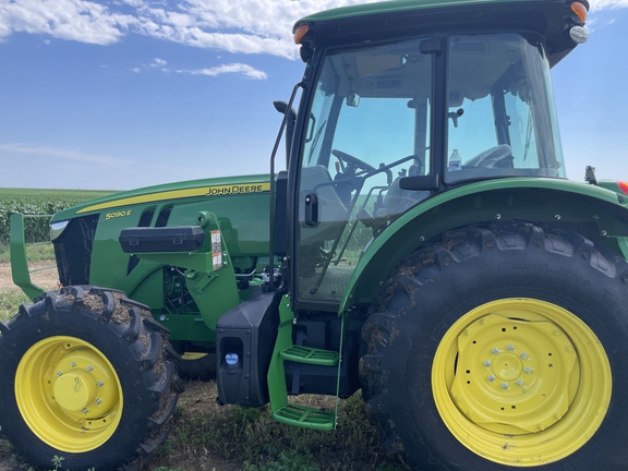 2024 John Deere 5090E Tractor