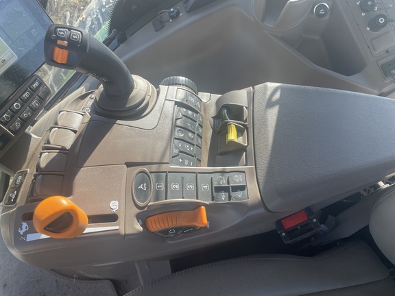 2025 John Deere 6R 195 Tractor